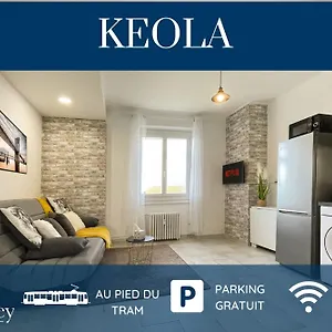 Appartement Homey Keola - Parking Privé Gratuit - Aux Portes De Genève - Au Pied Du Tram - Avec 1 Et Un Grand Salon Avec Un Canapé-lit, Ambilly